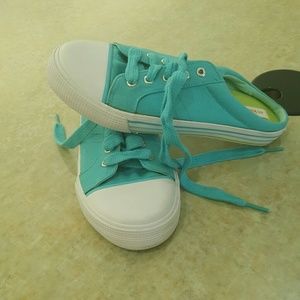 Stride Rite Shoes - NWT SLIP ON STRID RITE Sneakers Stride Rite Shoes - NWT SLIP ON STRID RITE Sneakers